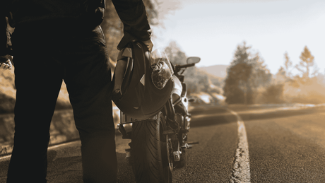 Tour de cou moto été : l’accessoire qui change tout quand il fait chaud