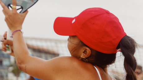 Pourquoi la casquette sport est l’accessoire indispensable des sportifs en été