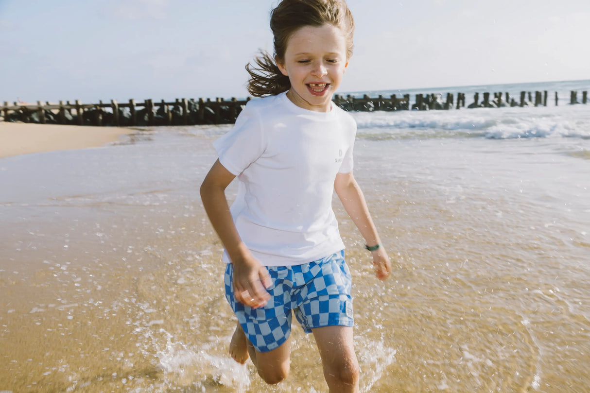 T-shirt rafraîchissant et anti UV enfant blanc porté G-Heat